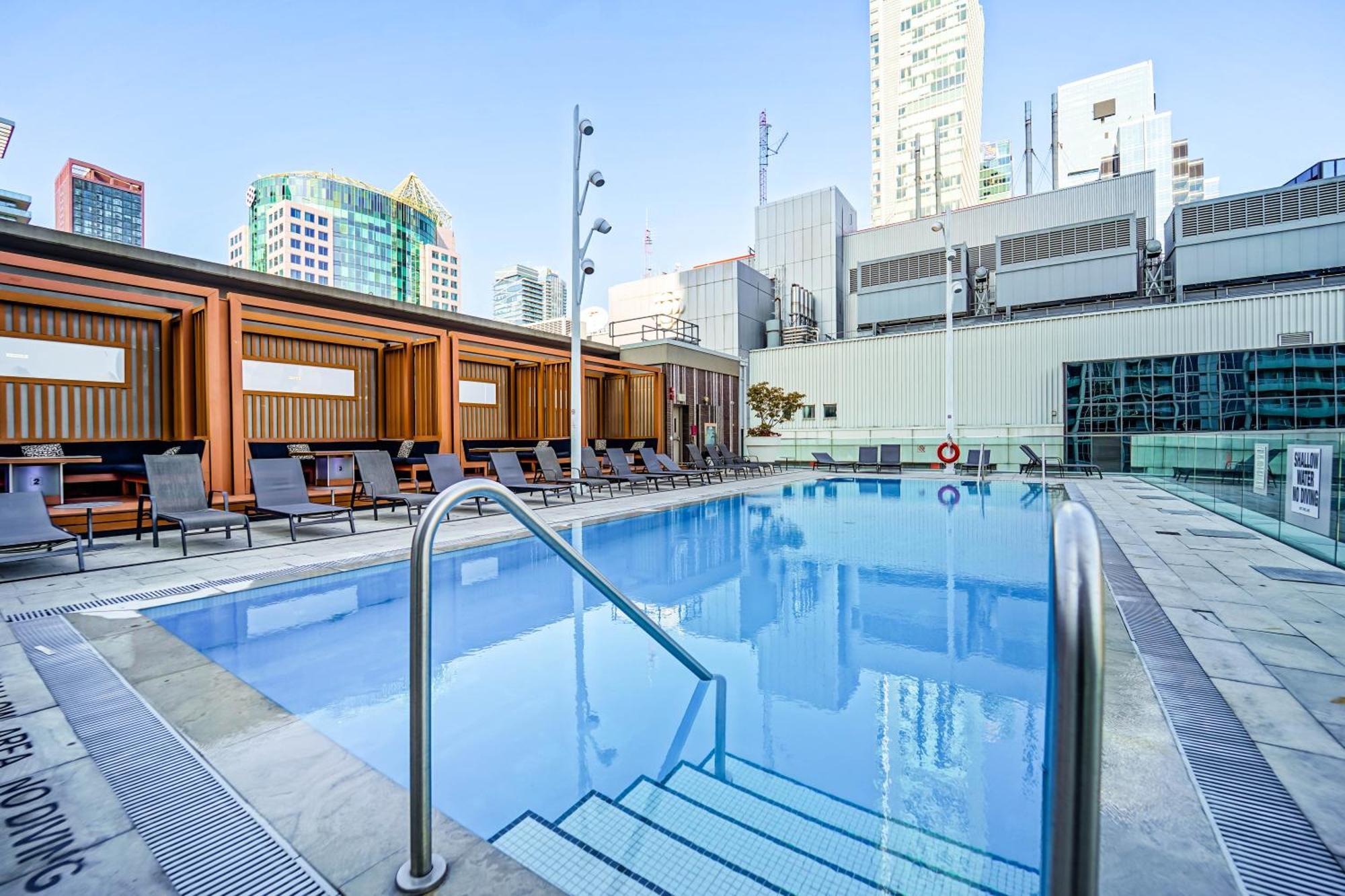 Chol Furnished Suites Heart Of Downtown Toronto, 2 Beds, Free Parking, Cn Tower View Exterior foto