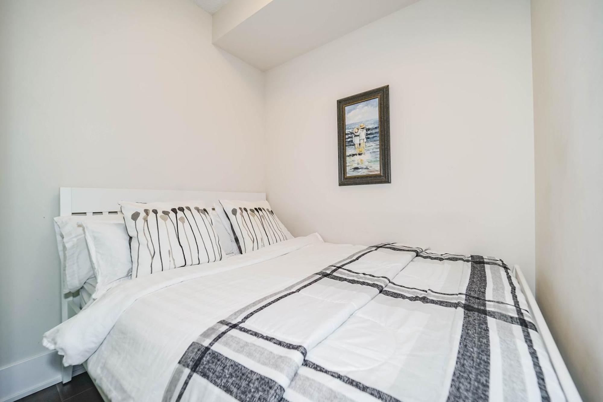 Chol Furnished Suites Heart Of Downtown Toronto, 2 Beds, Free Parking, Cn Tower View Exterior foto