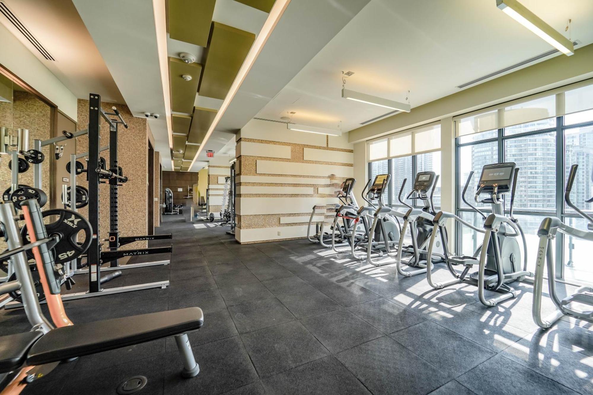 Chol Furnished Suites Heart Of Downtown Toronto, 2 Beds, Free Parking, Cn Tower View Exterior foto