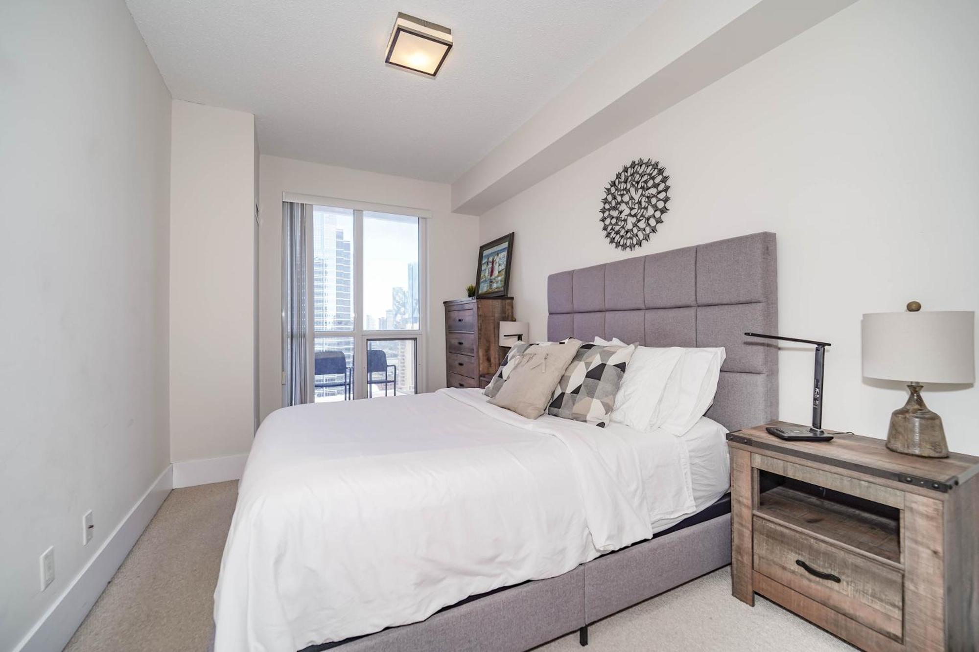 Chol Furnished Suites Heart Of Downtown Toronto, 2 Beds, Free Parking, Cn Tower View Exterior foto