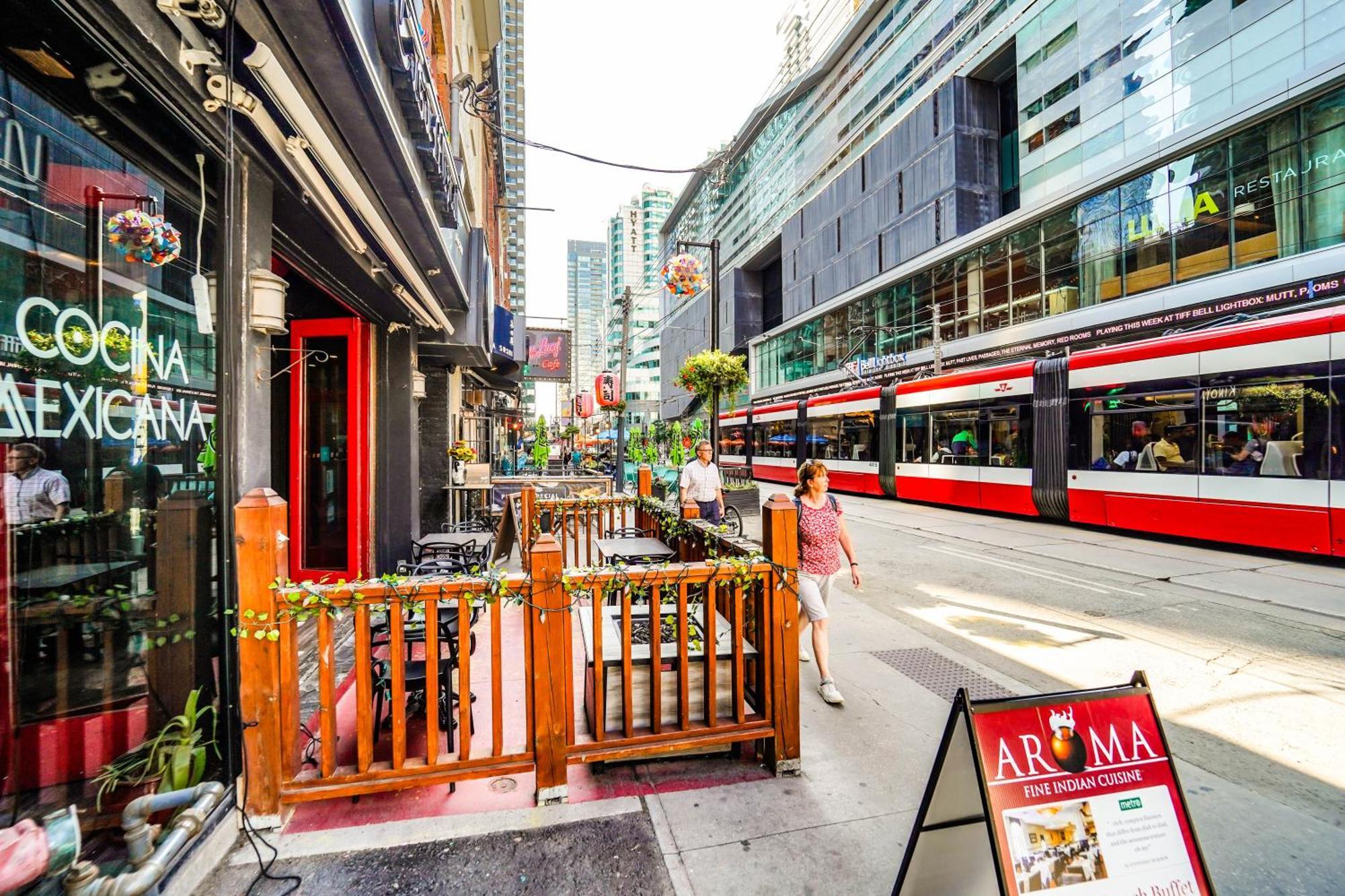 Chol Furnished Suites Heart Of Downtown Toronto, 2 Beds, Free Parking, Cn Tower View Exterior foto